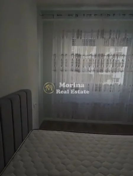 Tirane, jepet me qera apartament 1+1 Kati 3, 80 m² 450 € (Laprake)