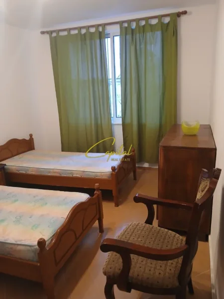 Tirane, jepet me qera apartament 1+1 Kati 1, 75 m² 400 € (BULEVARDI ZHAN DARK)