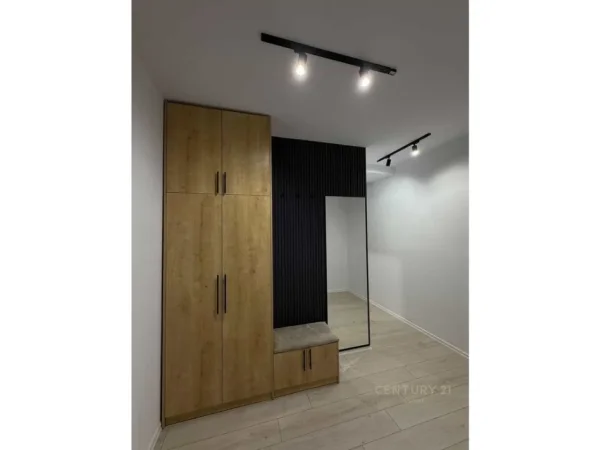 Tirane, jepet me qera apartament 1+1 Kati 3, 62 m² 550 € (astir)