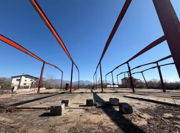 Land + Warehouse for Sale | Fushë Prezë, Tirana , 8.536 m² 400.000 € (Fushe Preze)