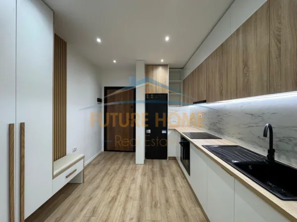 Tirane, shitet apartament 1+1 Kati 5, 67 m² 175.000 € (Rruga Fortuzi)