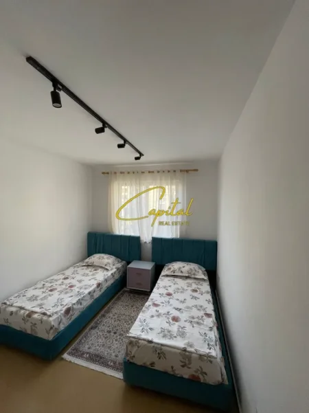 Tirane, jepet me qera apartament 2+1 Kati 4, 85 m² 750 € (QENDER)