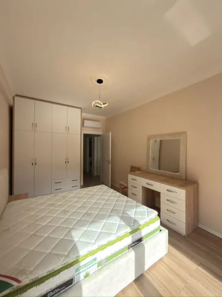 Tirane, jepet me qera apartament 1+1+Ballkon Kati 3, 81 m² 470 € (Urban Gate) Astir