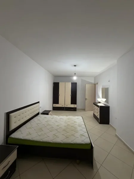Tirane, jepet me qera apartament 2+1 Kati 2, 117 m² 500 € (Astir)