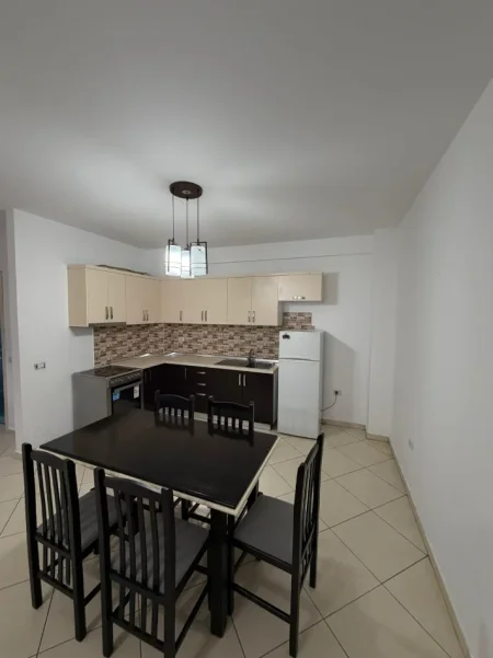 Tirane, jepet me qera apartament 2+1 Kati 2, 117 m² 500 € (Astir)