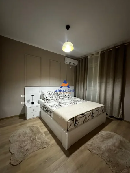 Tirane, jepet me qera apartament 1+1+Ballkon Kati 2, 800 m² 800 € 