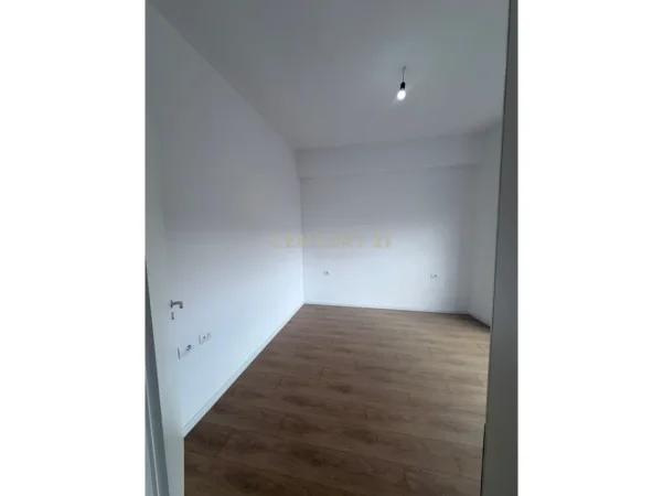 Tirane, shitet apartament 1+1 Kati 8, 51 m² 87.000 € (Rezidenca 'Kaimi' Ali Dem)
