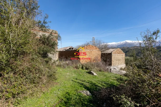 Vlore, shitet magazine Kati 0, 112 m² 80.000 € (Brataj)