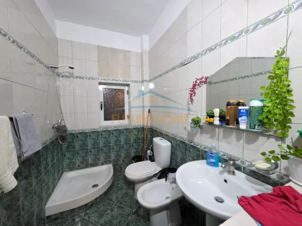Tirane, shitet apartament 3+1 Kati 4, 99 m² 275.000 € (Bllok ,Rruga Janos Hunyadi)