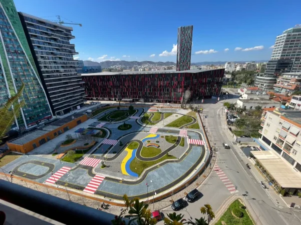 Tirane, jepet me qera apartament 2+1+Ballkon Kati 8, 100 m² 1.000 € (Rruga e Elbasanit)