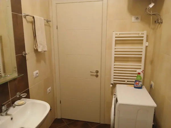 Tirane, jepet me qera apartament 2+1 Kati 4, 108 m² 550 € (kompleksi latifi)