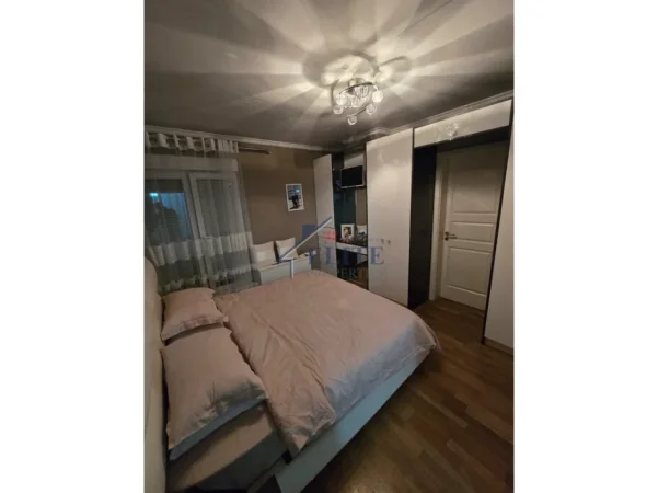 Tirane, shitet apartament 3+1+Ballkon Kati 8, 140 m² 350.000 € (Kompleksi Magnet)