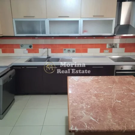 Tirane, jepet me qera shtepi 3+1 Kati 3, 180 m² 500 € (Vilat Amerikane)