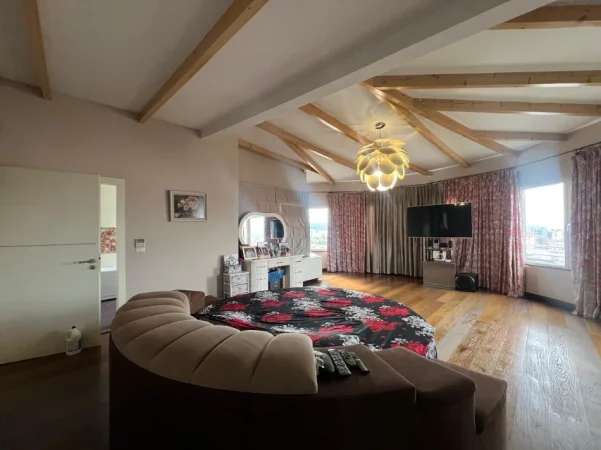 Tirane, shitet 2+1+Ballkon Kati 10, 103 m² 195.000 € (Pallati me Shigjeta)