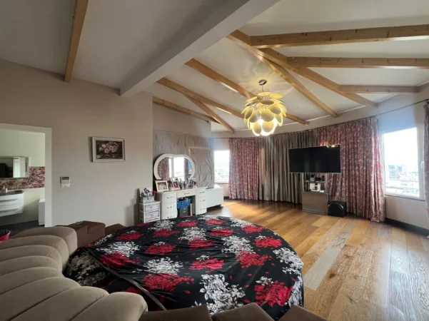 Tirane, shitet 2+1+Ballkon Kati 10, 103 m² 195.000 € (Pallati me Shigjeta)