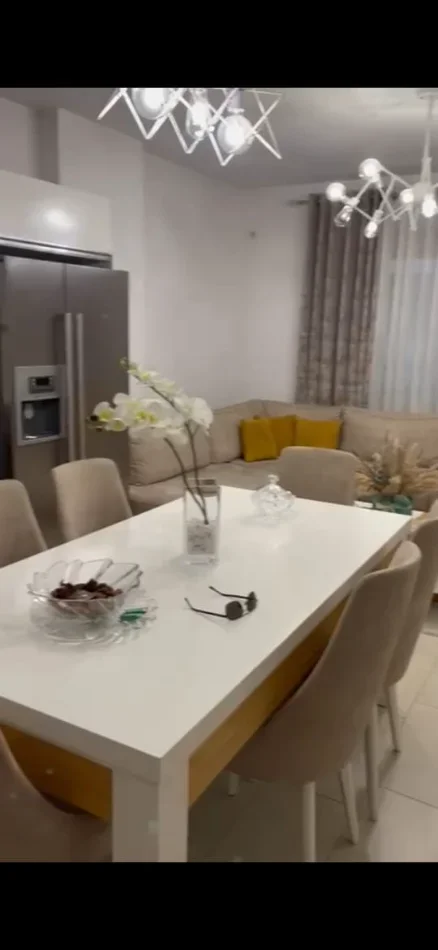 Tirane, shitet apartament 2+1+Ballkon Kati 2, 117 m² 185.000 € (YZBERISHT)