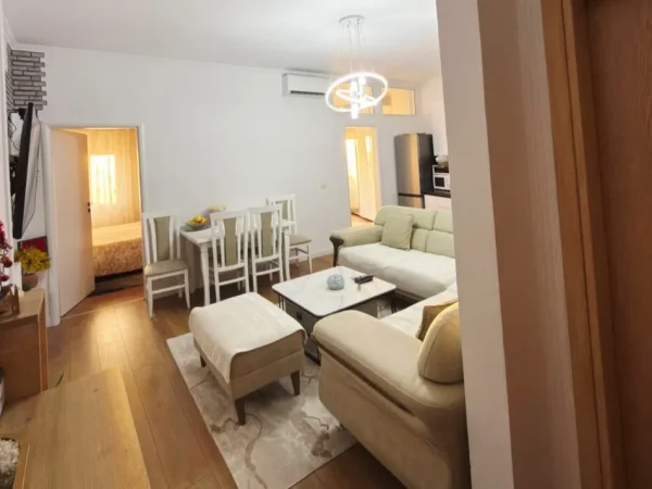 Tirane, shitet apartament 1+1 , 70 m² 115.000 € (Fresk)
