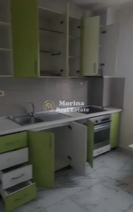 Tirane, jepet me qera garsonier Kati 4, 35 m² 250 € (Kombinat)