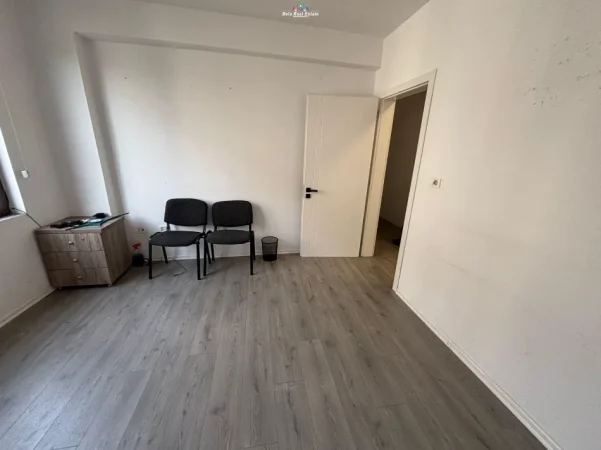 Tirane, jepet me qera zyre Kati 2, 116 m² 1.200 € (Vasil Shanto, rruga Sulejman Delvina)