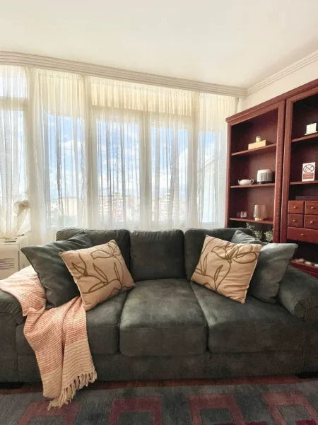 Tirane, jepet me qera apartament 1+1 Kati 9, 75 m² 700 € (Rruga Sami Frasheri)