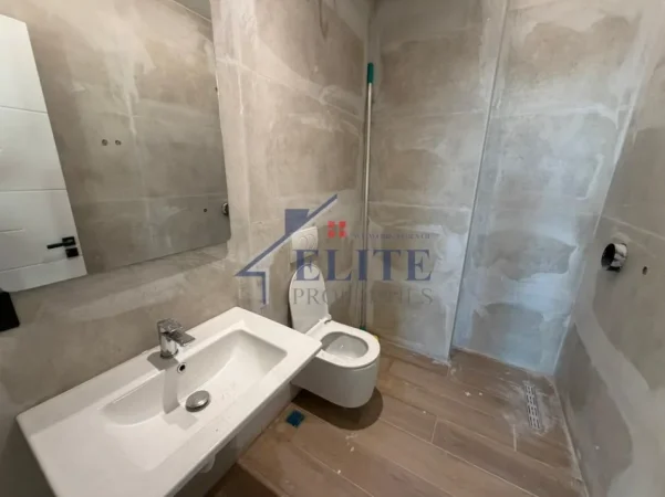 Tirane, jepet me qera zyre Kati 6, 450 m² 9.000 € (Rruga Dritan Hoxha)