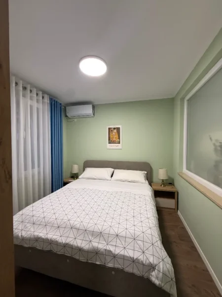 Tirane, jepet me qera apartament 2+1 , 800 € (MYSLYM SHYRI)