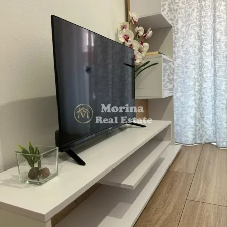 Tirane, jepet me qera apartament 1+1 Kati 8, 45 m² 370 € (Ali Demi)