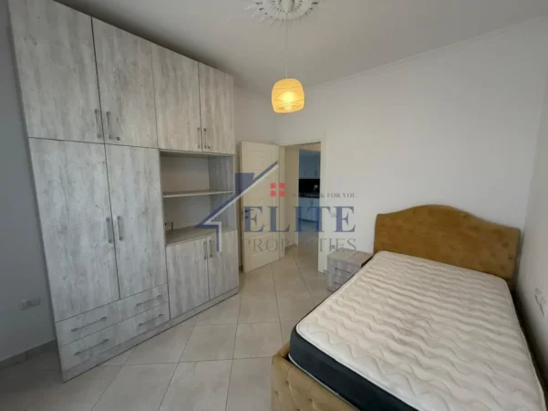 Tirane, jepet me qera apartament 2+1+Ballkon Kati 5, 100 m² 780 € (Kopshti Zoologjik)