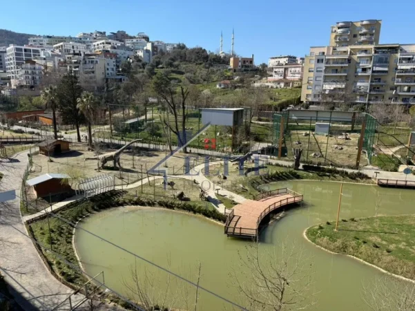 Tirane, jepet me qera apartament 2+1+Ballkon Kati 5, 100 m² 780 € (Kopshti Zoologjik)