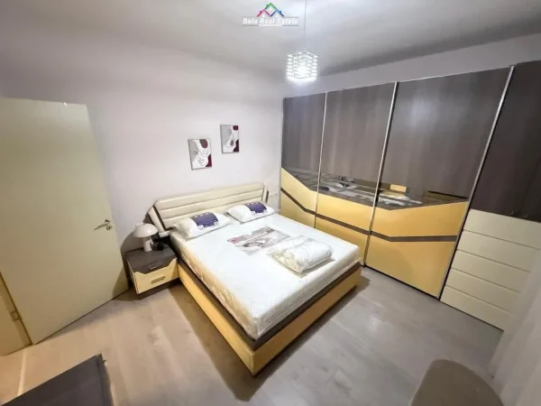 Tirane, jepet me qera apartament 1+1 Kati 2, 71 m² 620 € (ish Stacioni i Trenit, rruga Albanopoli)