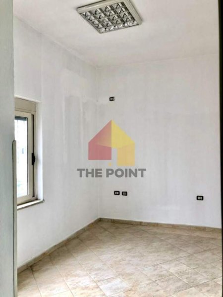 Tirane, jepet me qera ambjent biznesi Kati 0, 200 m² 1.600 Euro (Hoxha Tahsim)