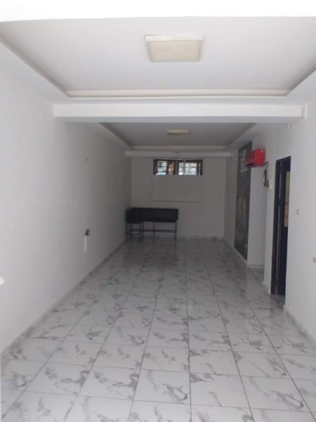 Tirane, jepet me qera dyqan Kati 0, 50 m² 35.000 Leke (rruga e Dibres)