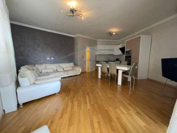 Tirane, jepet me qera apartament Kati 3, 110 m² 700 Euro (Kopshti Zoologjik)