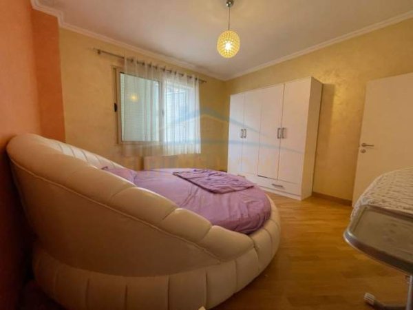 Tirane, jepet me qera apartament Kati 3, 110 m² 700 Euro (Kopshti Zoologjik)
