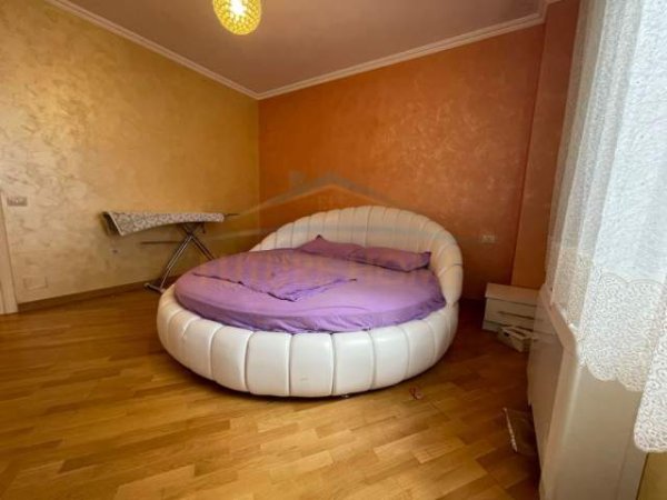 Tirane, jepet me qera apartament Kati 3, 110 m² 700 Euro (Kopshti Zoologjik)