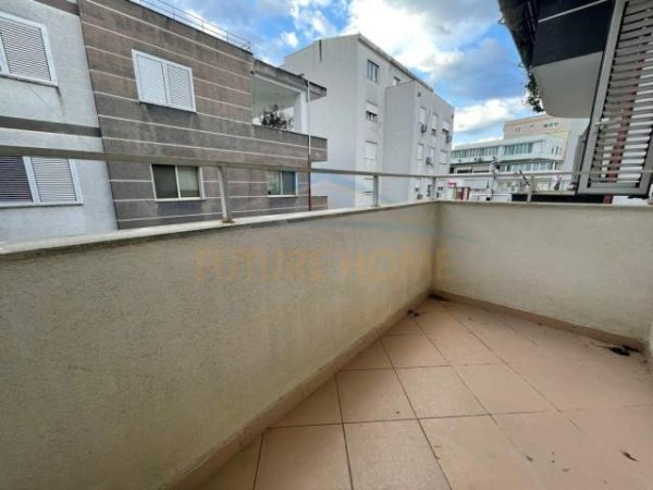 Tirane, jepet me qera apartament Kati 3, 110 m² 700 Euro (Kopshti Zoologjik)