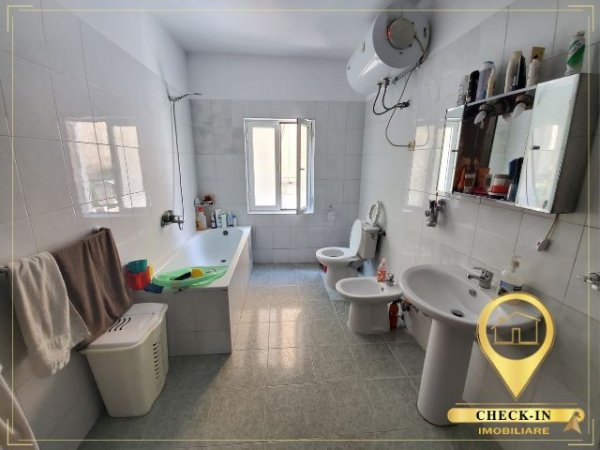 Tirane,  apartament 2+1+A+BLK Kati 2, 130 m² 450 Euro (Xhamlliku)