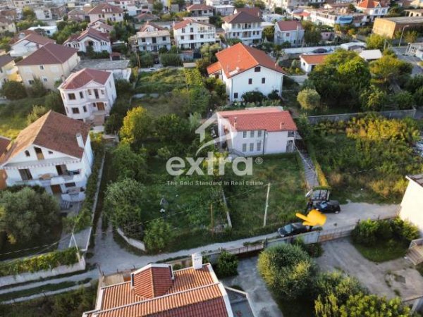Shkoder, shitet Vile 2 Katshe Kati 2, 217 m² 37.000 Euro (Rruga Tepes)