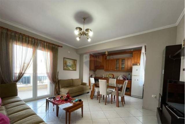 Tirane, jepet me qera 650 Euro