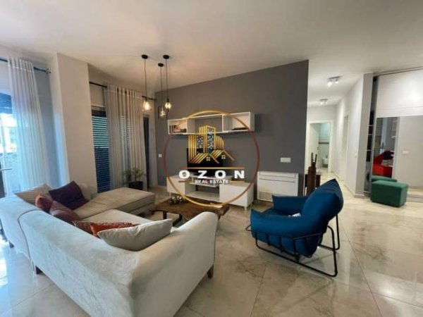 Tirane, jepet me qera apartament 2+1+A+BLK Kati 1, 100 m² 1.200 Euro (Zogu i Zi)