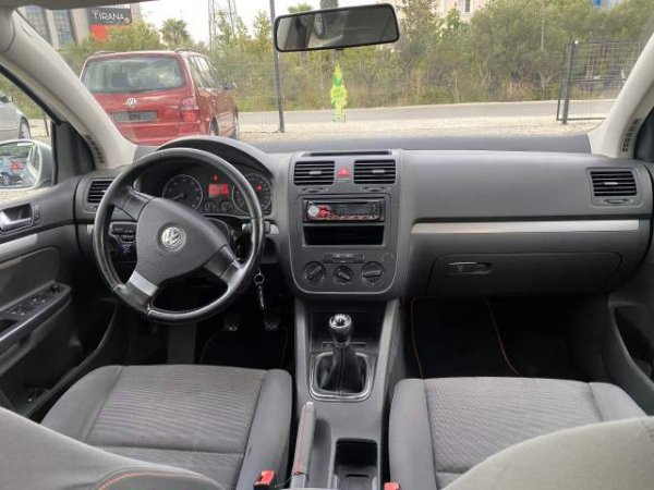 Tirane, shes makine Volkswagen Golf5 Viti 2007, 4.700 Euro