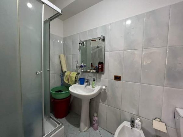 Tirane, shitet apartament Kati 7, 110 m² 143.000 Euro (kodra e diellit)