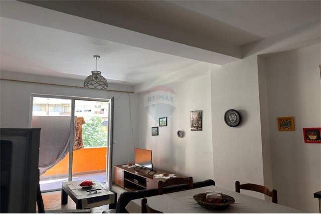 Tirane, jepet me qera apartament 2+1 Kati -1, 300 Euro
