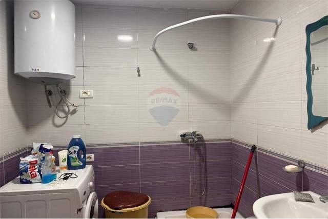 Tirane, jepet me qera apartament 2+1 Kati -1, 300 Euro