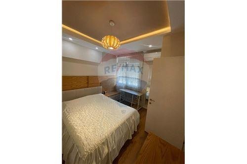 Tirane, jepet me qera apartament 1+1 Kati 4, 650 Euro