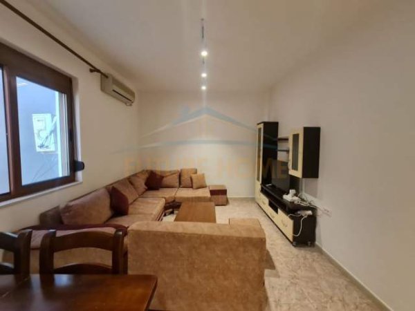Tirane, jepet me qera apartament 1+1 Kati 2, 65 m² 470 Euro (21 Dhjetori)