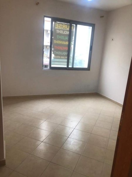 Tirane, jepet me qera apartament 2+1 Kati 2, 100 m² 35.000 Leke (prane Alpha Bank)