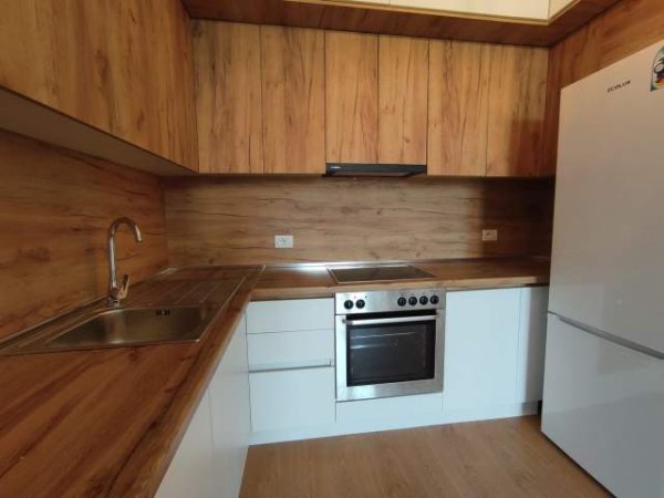 Tirane, jepet me qera apartament 2+1+BLK Kati 9, 87 m² 40.000 Leke (pallati Eglos)