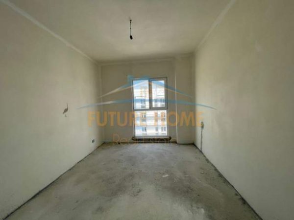 Tirane, shitet apartament Kati 9, 90 m² 87.000 Euro (QTU)