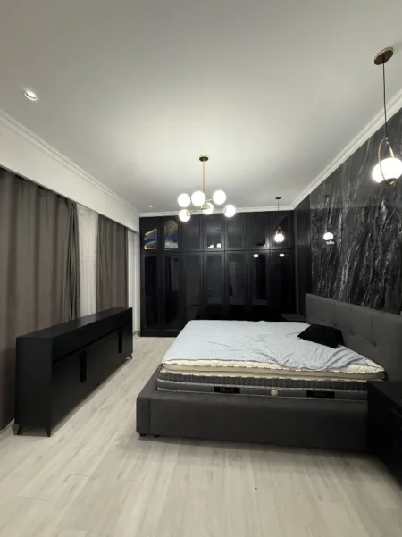 Tirane, jepet me qera apartament 2+1 , 120 m² 1.500 € (RRUGA E KAVAJES)